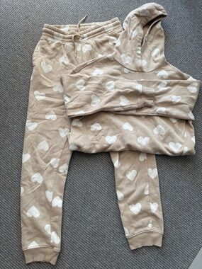 Old Navy Beige and White Heart Kids Matching Hoodie & Joggers Set